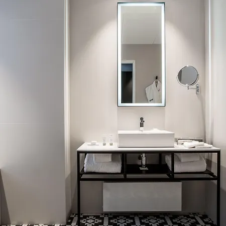 Louvre-lens - Esprit De France 4*