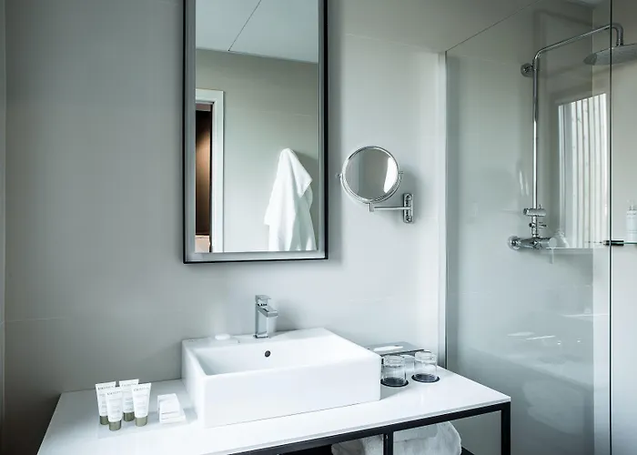 Louvre-lens - Esprit De France Hotel