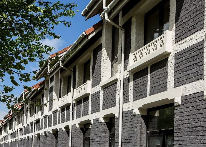 Louvre-lens - Esprit De France Hotel