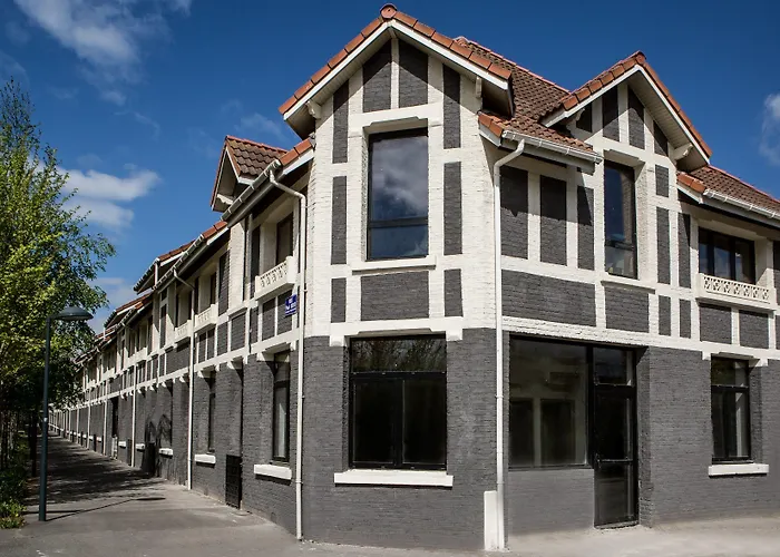 Louvre-lens - Esprit De France 4*