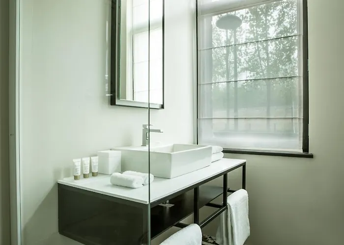 Louvre-lens - Esprit De France 4*