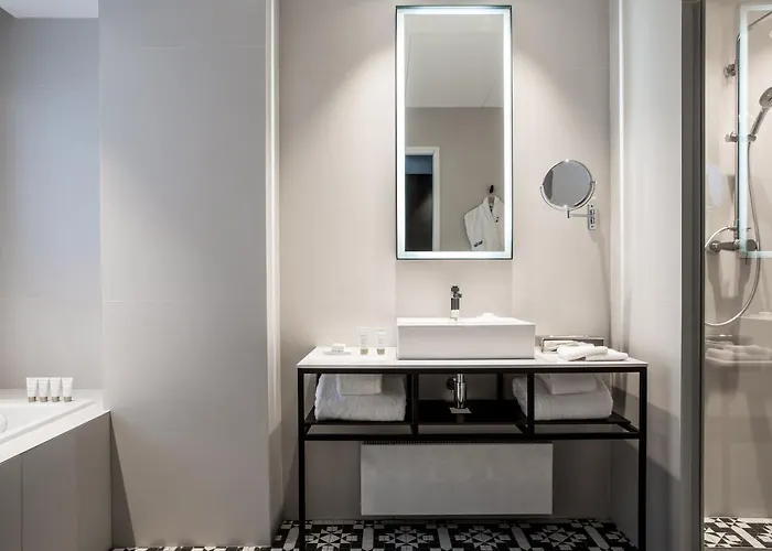 Hotel Louvre-lens - Esprit De France Lens